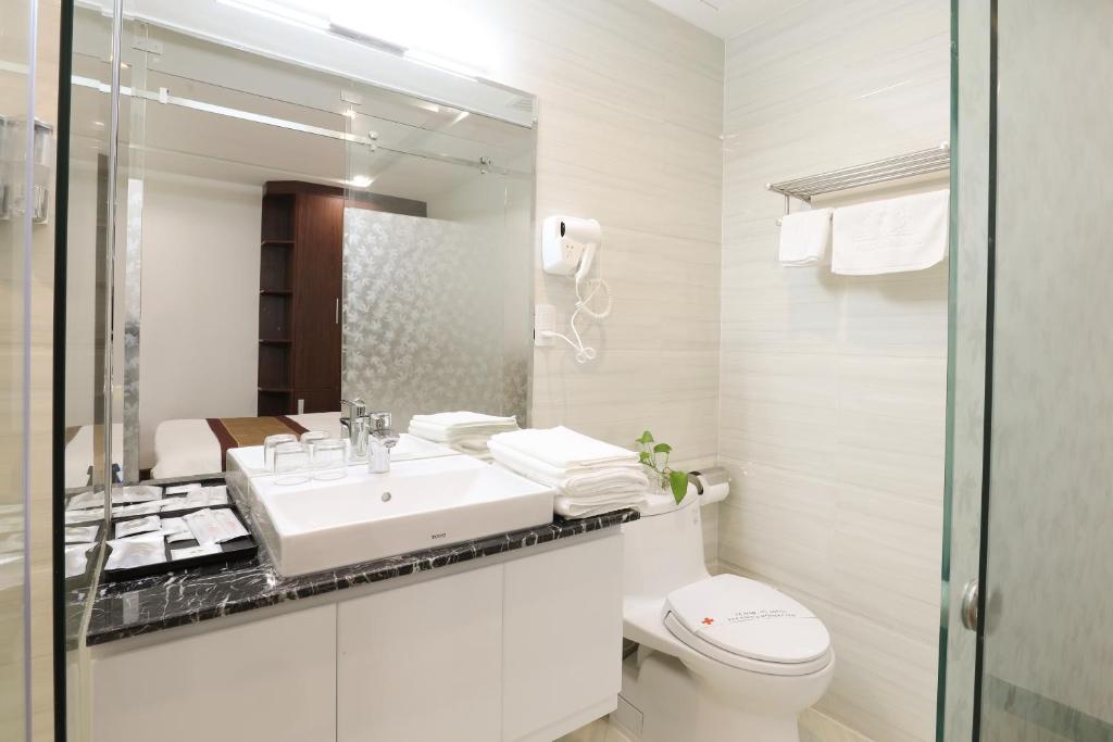 Prague Hotel HCM — Ảnh 2
